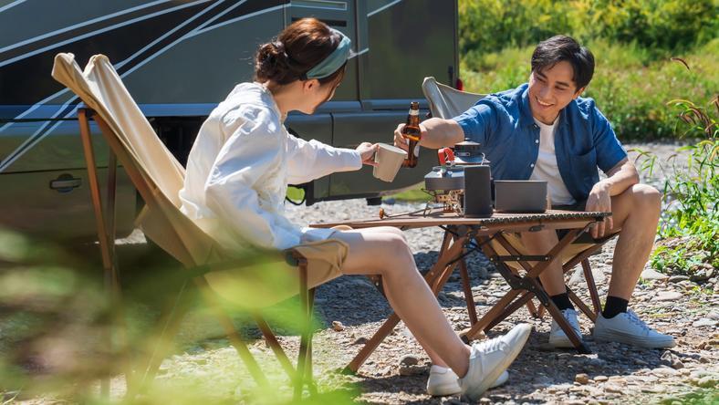 “所有夫妻终成室友”,她看透婚姻最复杂的一面